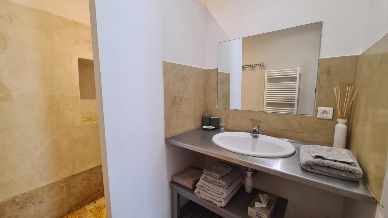 Cocon Du Papillon A Lourmarin Apartment Ngoại thất bức ảnh